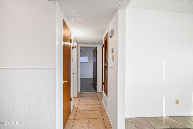 Photo - 5520 Edinburg Dr