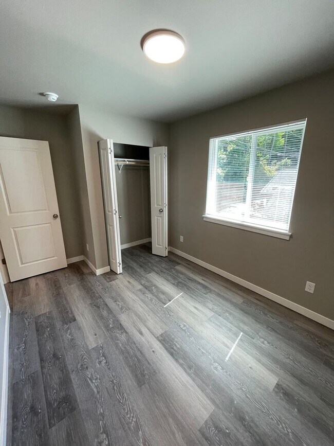 Photo - 918-922 Billy Frank Jr. St Unit 918