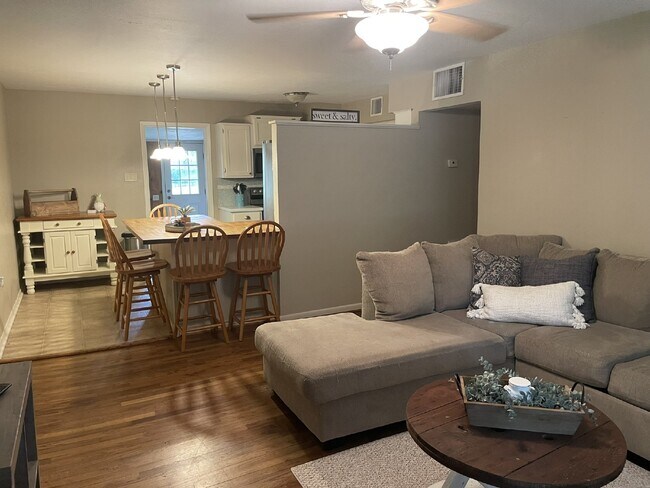 Photo - Fabulous 3 bedroom in excellent neighborho...