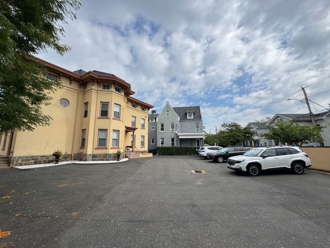 169 Olive St Unit LL