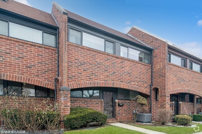 Building Photo - 837 S Racine Ave Rental