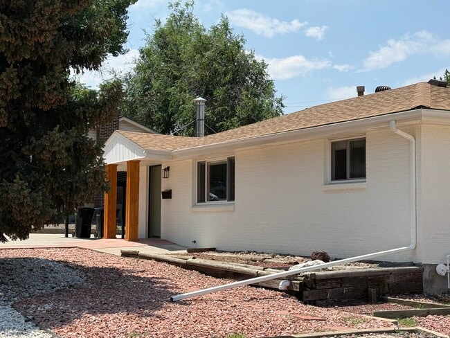 Photo - 6675 Fenton St