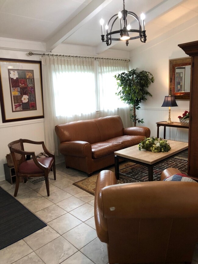 Photo - 303 Old Town Rd