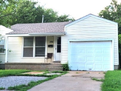 Building Photo - 1701 E Oak Ave Rental
