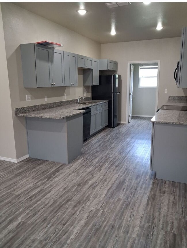 Photo - 320 N Avenue B Unit B