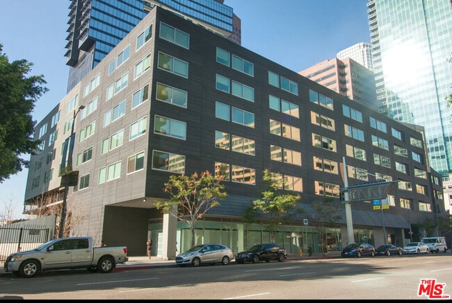 Building Photo - 901 Flower St Unit 714 Rental