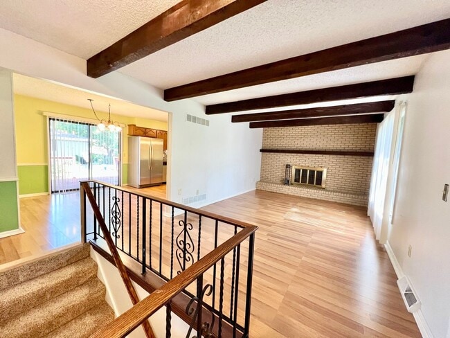 Building Photo - 4 Bedroom, 3 Bath walking distance to Amanda Arnold Elementary!