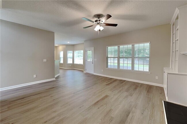 Photo - 1209 Lainster Dr SE