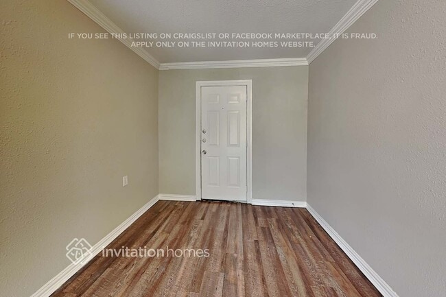 Photo - 208 Ennis St