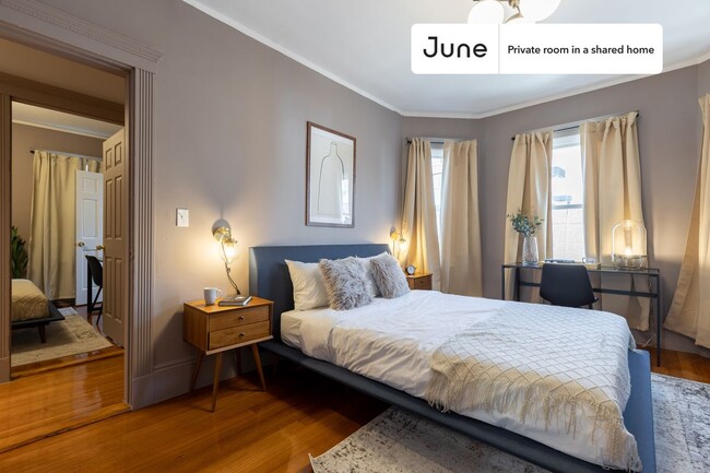 Private bedroom in 3 bed/1 bath Home - Private bedroom in 3 bed/1 bath Home Unit B