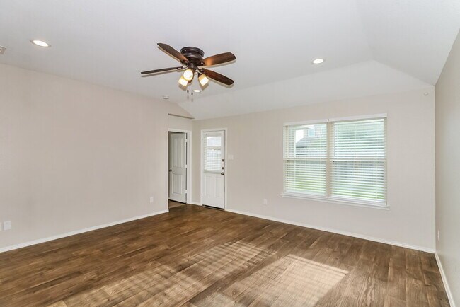 Photo - 8102 Rose Petals Ln