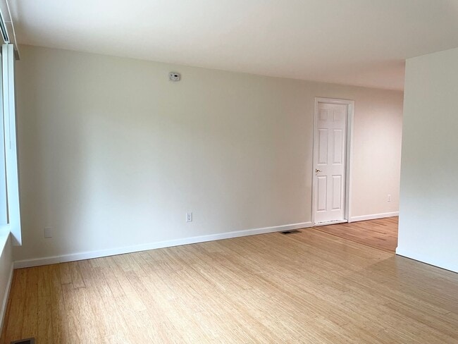 Photo - Remodeled 3+1 Bed 2 Bath Rambler in Juanita