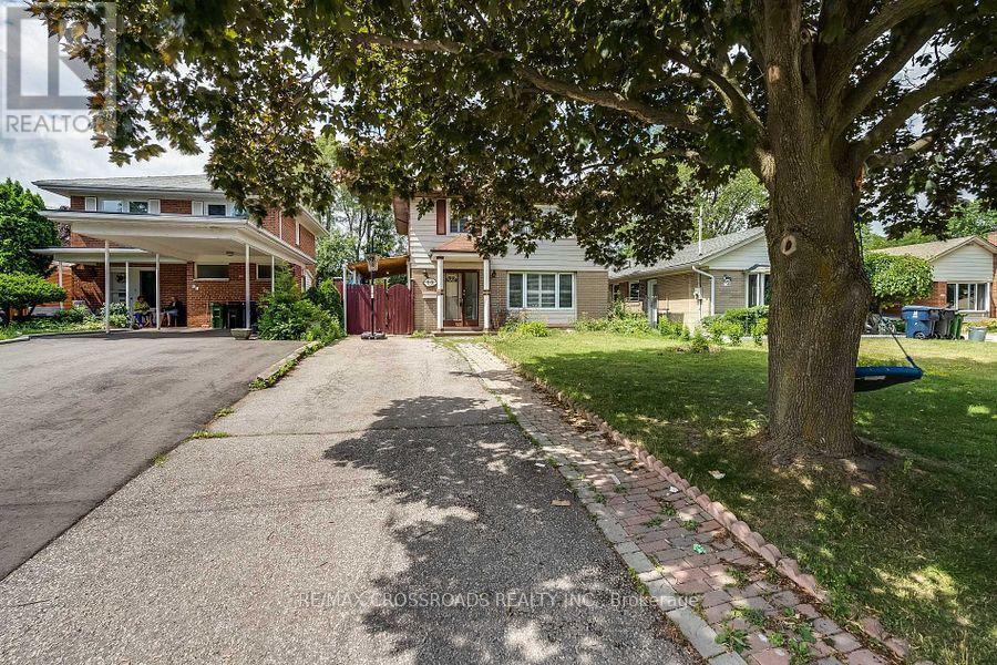 Photo - 60 Moorecroft Crescent