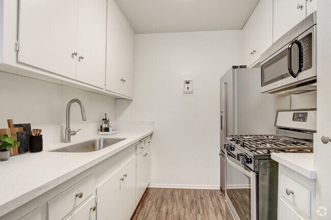 Building Photo - Harbor Isle Rental