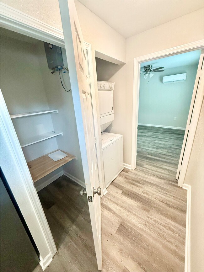 Photo - 324 W Main St