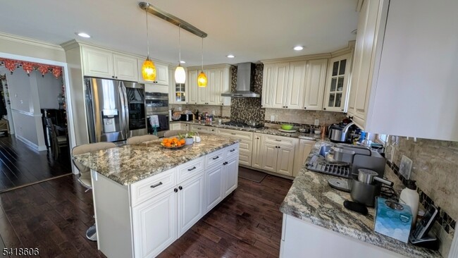 Photo - 385 Allentown Rd