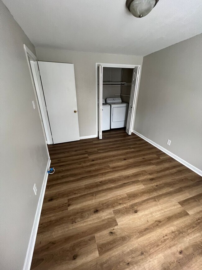 Photo - 2408 N Hollywood Ave Unidad 2