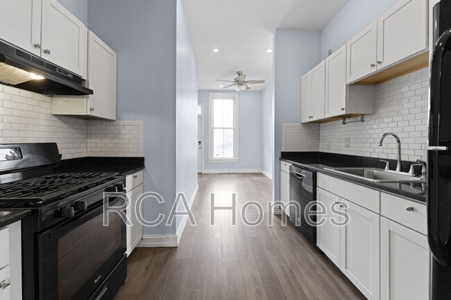 Building Photo - 920 N College Ave Rental