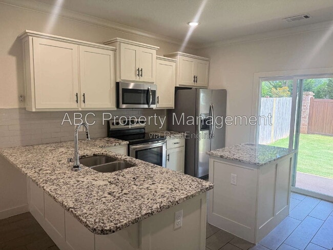 Photo - 3203 SW Hillstone Ave