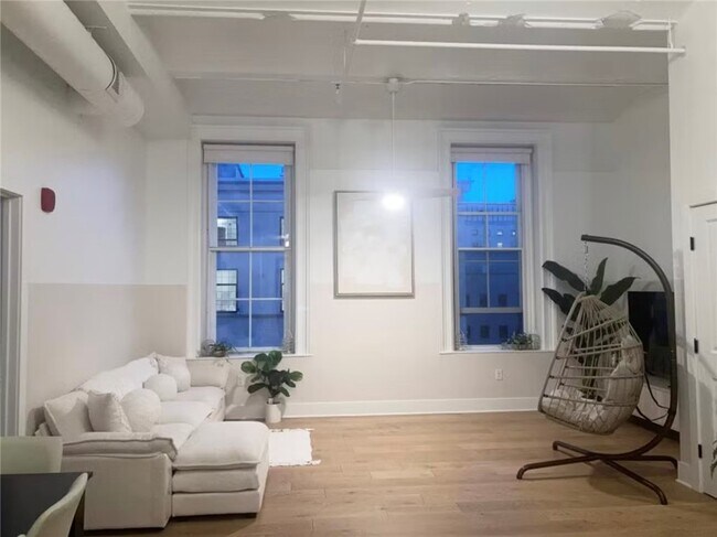 Photo - 30 W Broad St