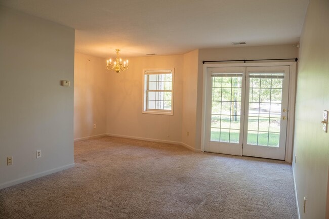 Building Photo - 100 N Rdg Dr Unit 2