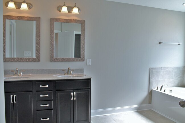 Photo - 264 Azalea Dr