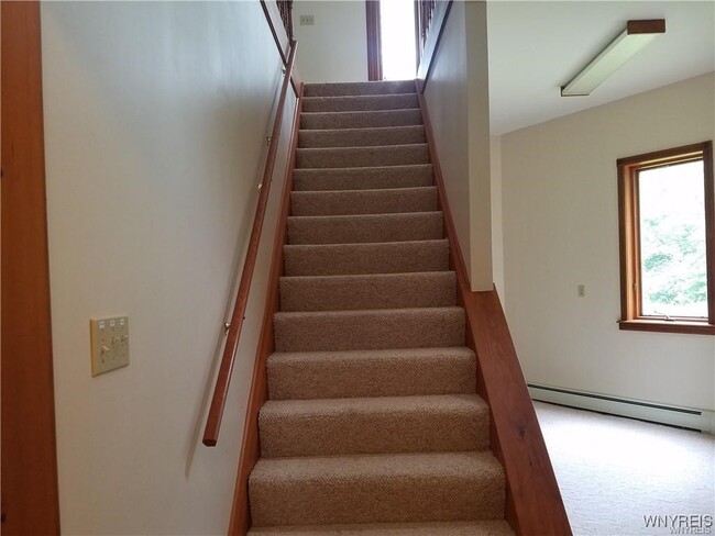 Photo - 2885 Hess Rd