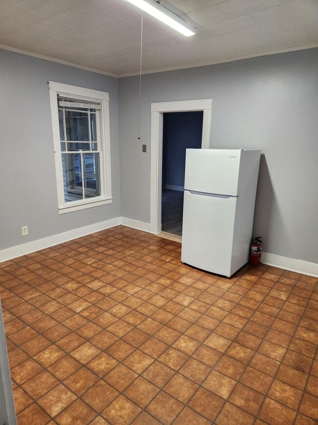 Photo - - Walking distance to Downtown Ellsworth -... Unit Apt. 1