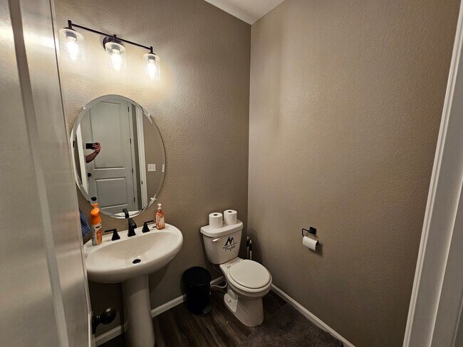 Photo - 3 Bed 3 bath house in The Trails in Aspen Ridge!!