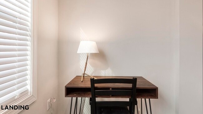 Photo - 3000 Daventry Cir Unidad 13203