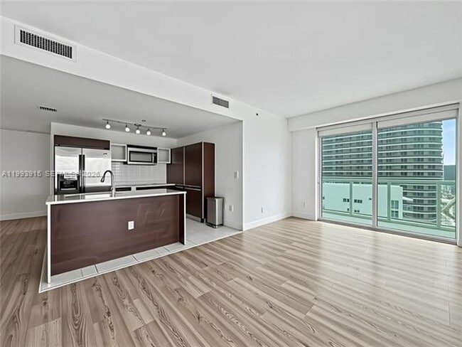 Photo - 1900 N Bayshore Dr Unit 1900 N Bayshore Dr # 3811