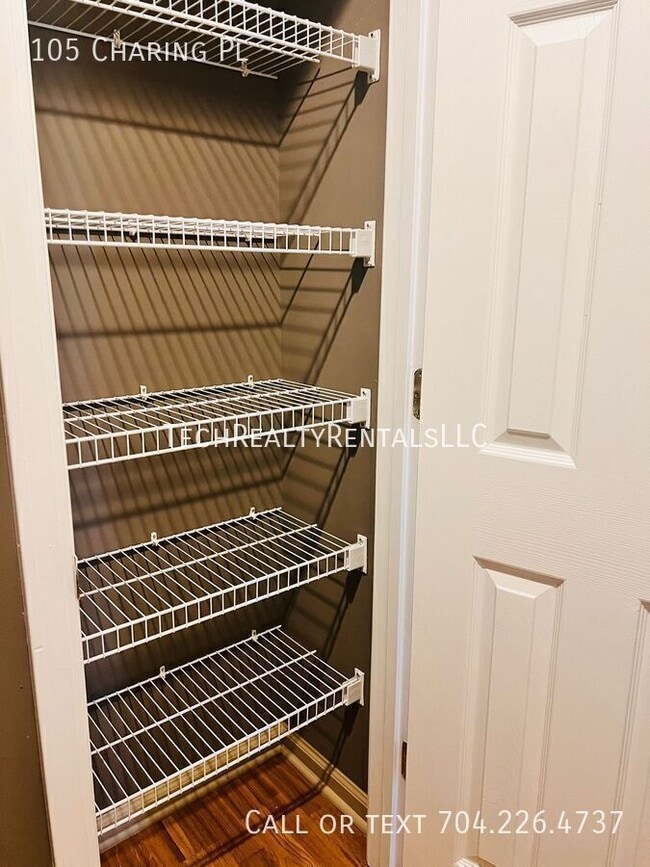 Photo - 105 Charing Pl