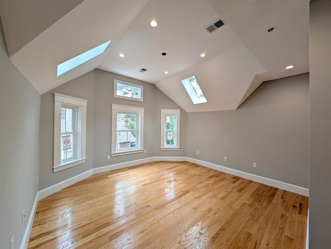 Building Photo - 86 Orchard St Unit 3 Rental