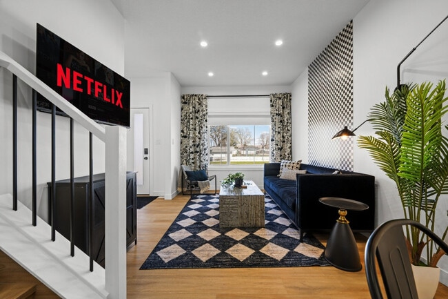 Building Photo - 11025-11155 155 St NW