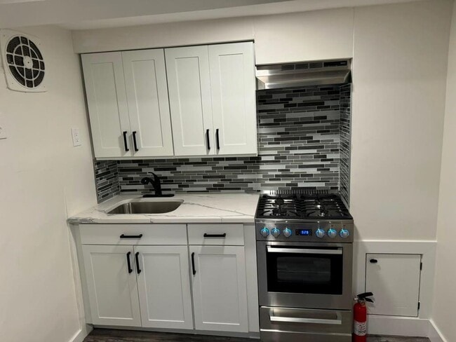 Photo - 411 51st St