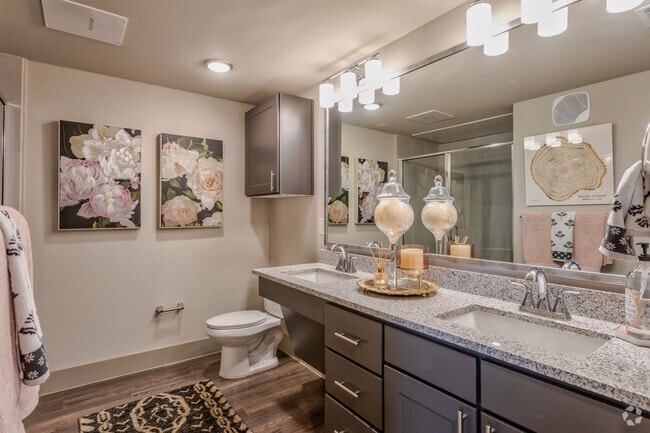 1BR,1BA - 650SF A1 - Bathroom