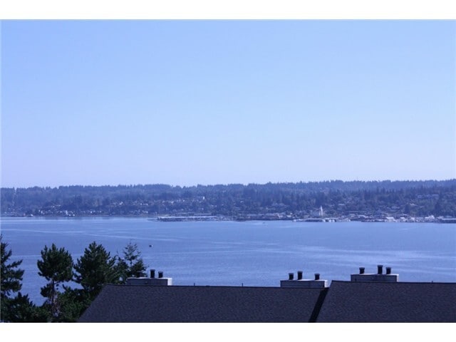 Building Photo - 2 Bedroom Condo At Sunn Fjord Condominiums... Unit J101