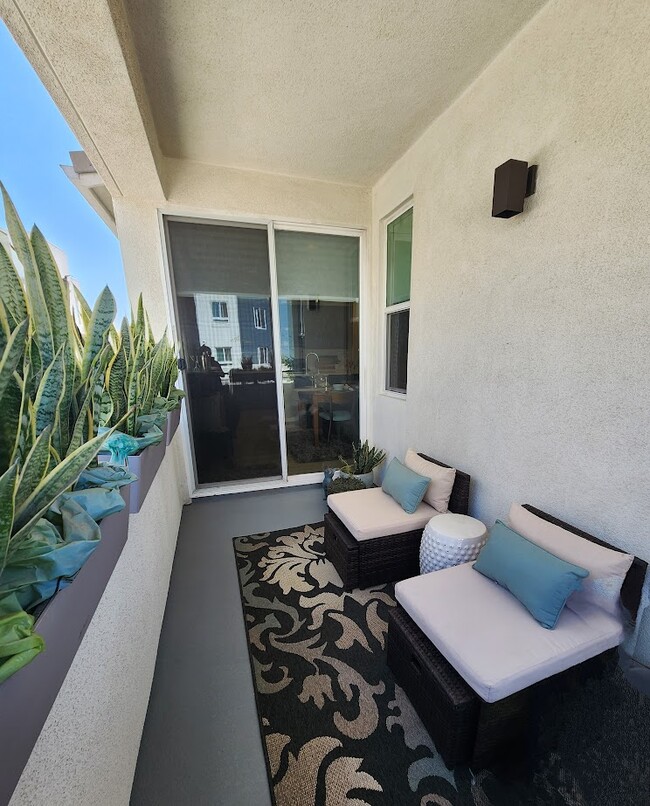 Our Private Balcony/Patio - 2006 Foxtrot Loop Unit Room for Rent