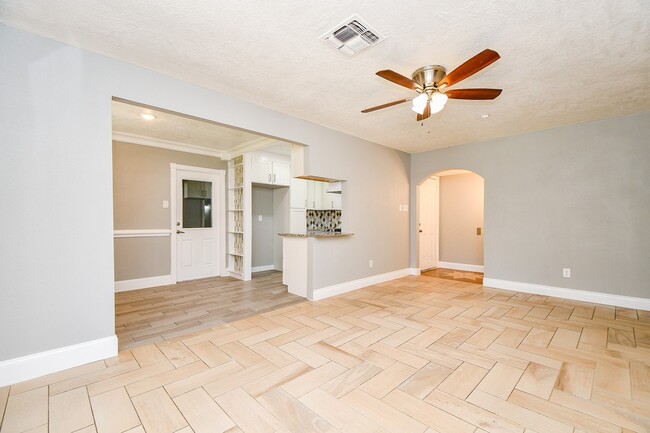 Photo - 7619 W Gulf Bank Rd