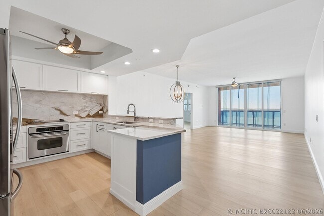 2650 Lake Shore Dr Unit 1202
