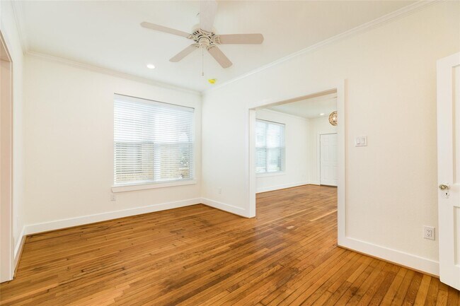 Photo - 2516 Avenue K Unidad 1