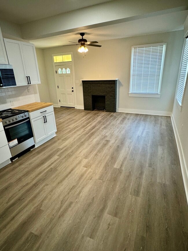 Building Photo - 631 University Walk Unit 1 Rental