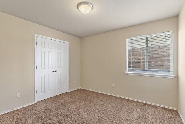 Photo - 4809 Green Meadow St
