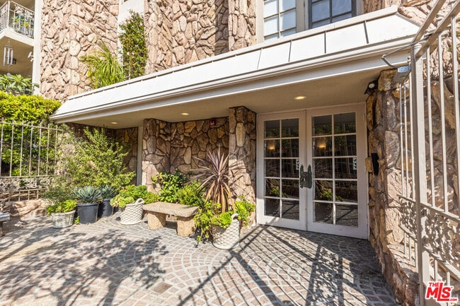 Photo - 1260 S Beverly Glen Blvd Unit 305