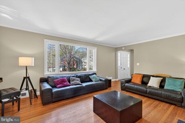 Photo - 7215 Rollingwood Dr