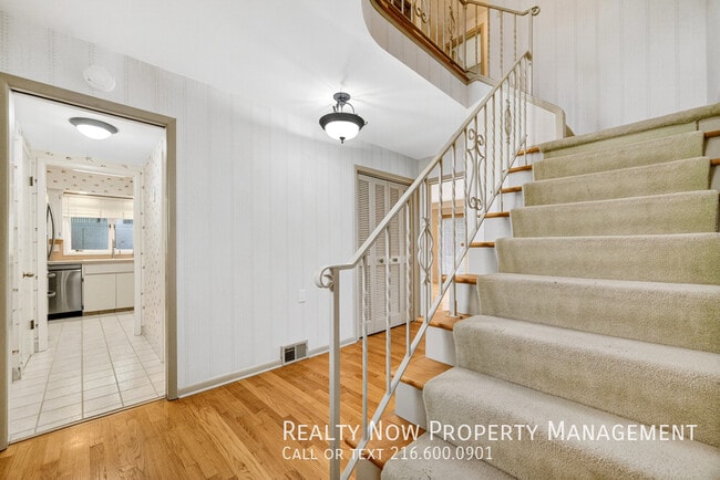 Photo - 2171 Cedarview Dr