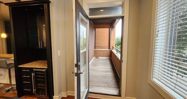Photo - 2128 W Van Buren St Unit 2