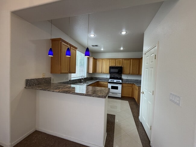 Photo - 10115 Capistrello Ave