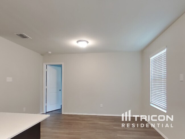 Photo - 460 Blue Crow Ln