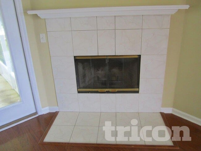 Photo - 2762 Archer St